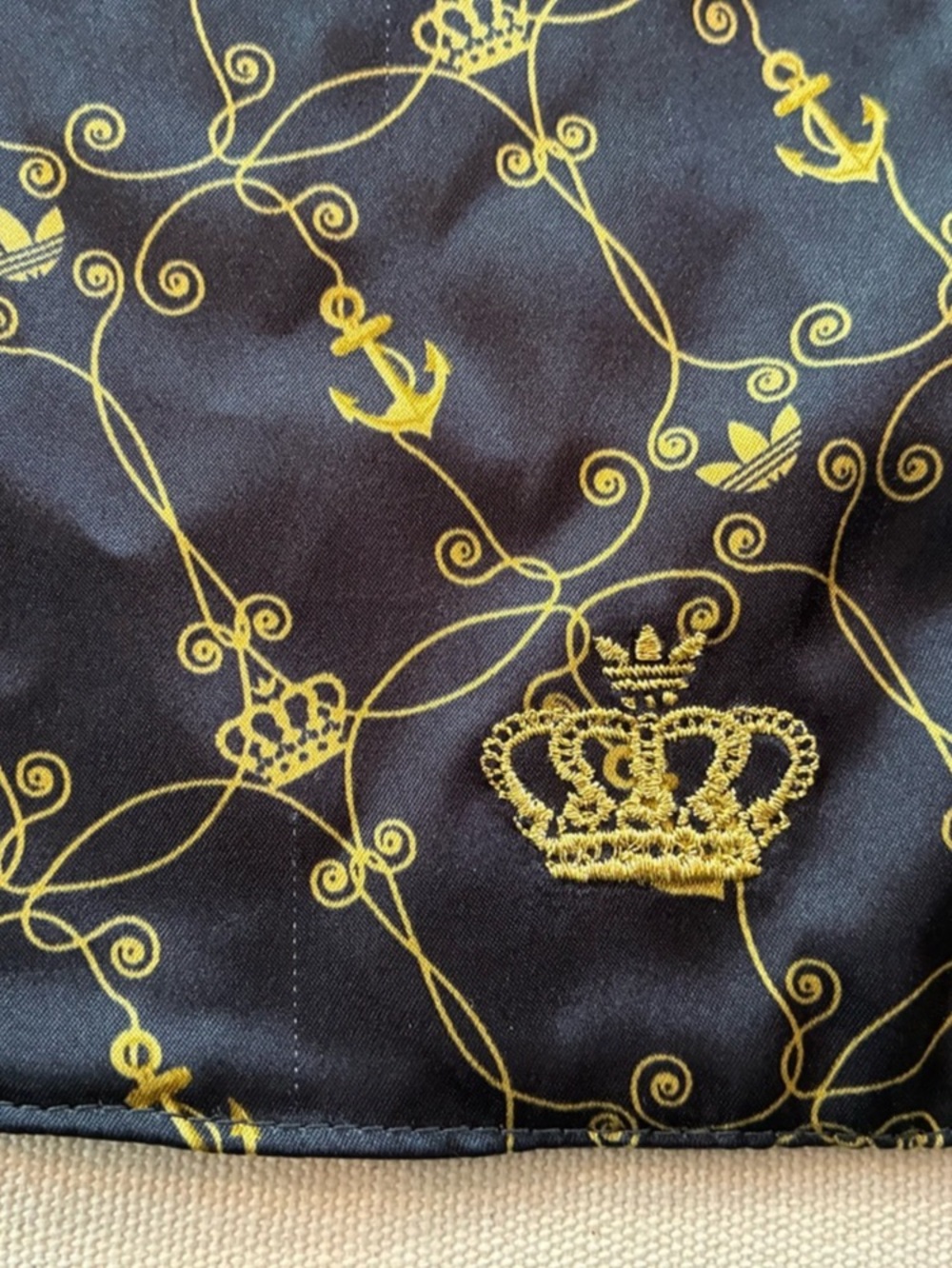 Adidas Originals Gold Crown Anchor Chain Print Square Scarf 31